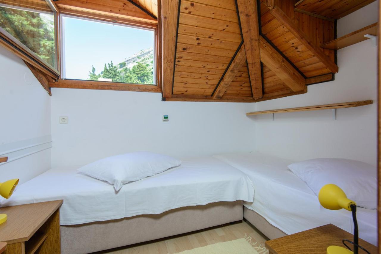 Impeccable 3-Bed Apartment In ดูบรอฟนิก ภายนอก รูปภาพ