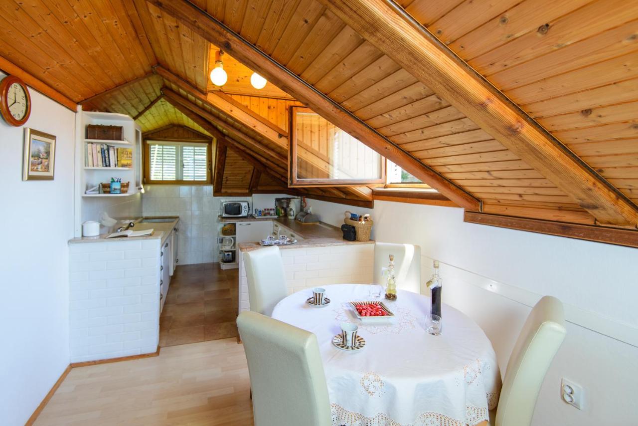 Impeccable 3-Bed Apartment In ดูบรอฟนิก ภายนอก รูปภาพ