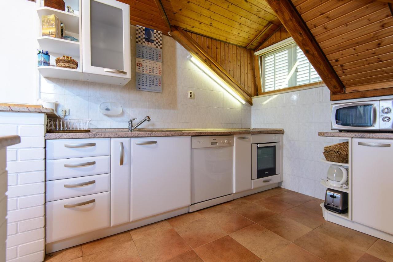 Impeccable 3-Bed Apartment In ดูบรอฟนิก ภายนอก รูปภาพ